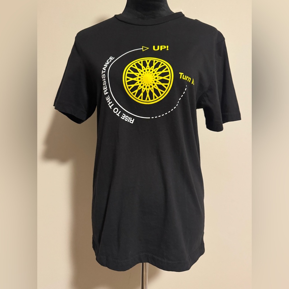 EUC Lane Seven Black and Yellow Turn It Up Graphic Tee size medium